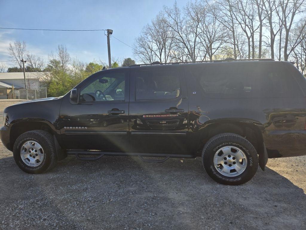 Chevrolet Suburban LT 1500 4WD 2012
