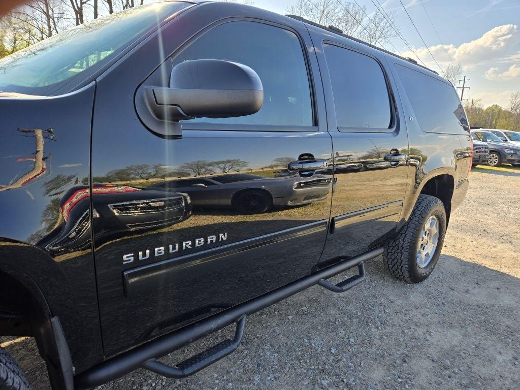 Chevrolet Suburban LT 1500 4WD 2012