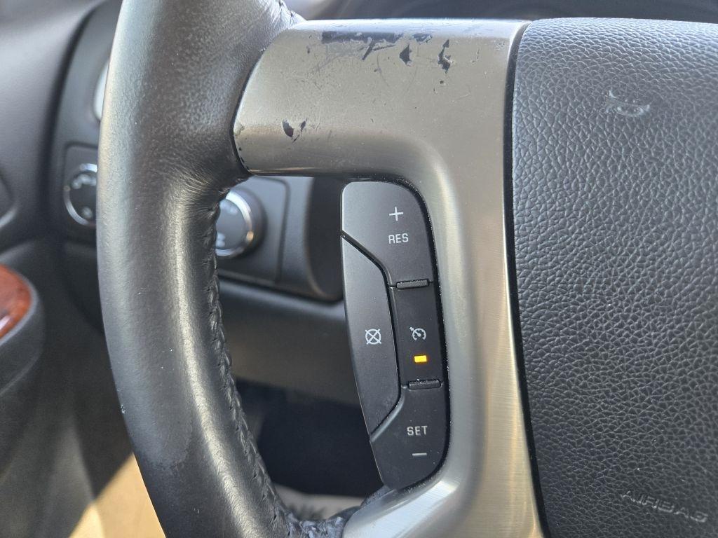 Chevrolet Suburban LT 1500 4WD 2012