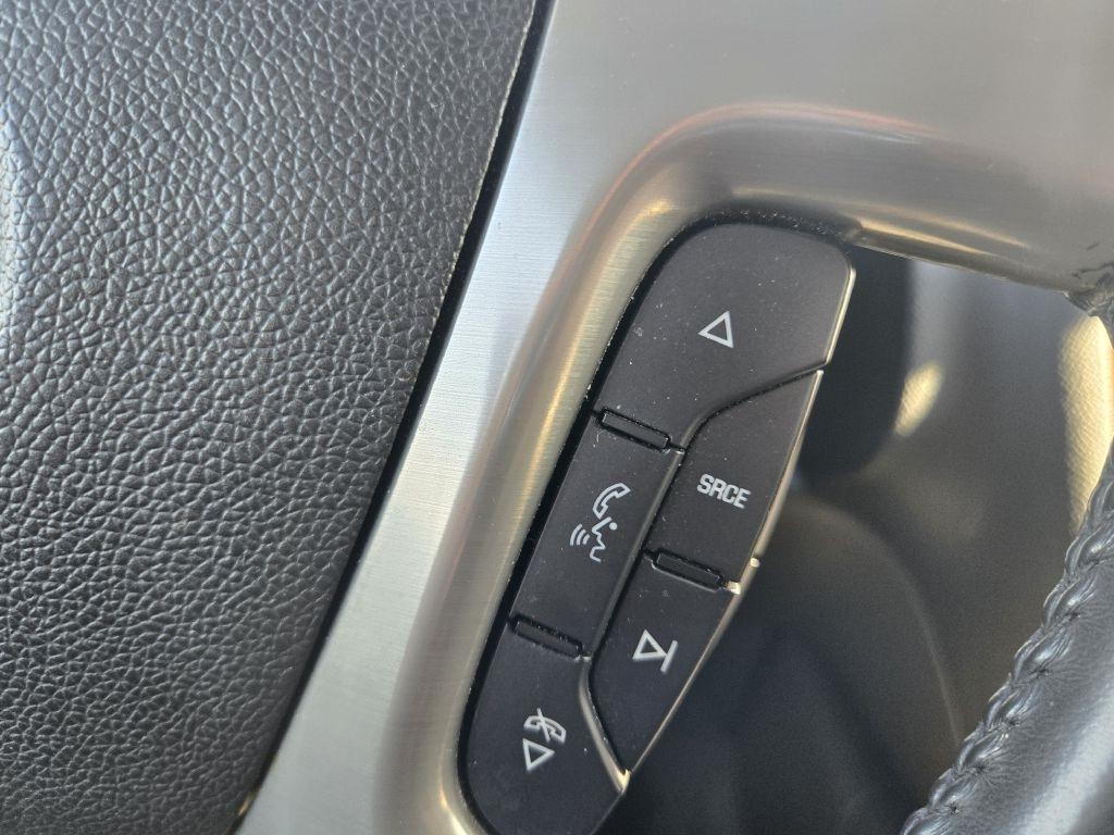 Chevrolet Suburban LT 1500 4WD 2012