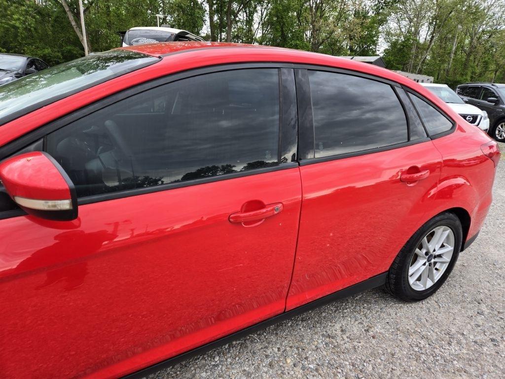 Ford Focus SE Sedan 2016