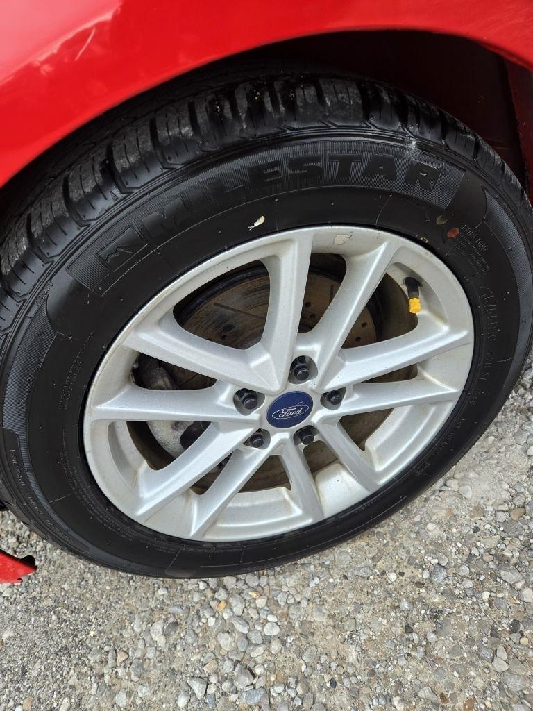 Ford Focus SE Sedan 2016