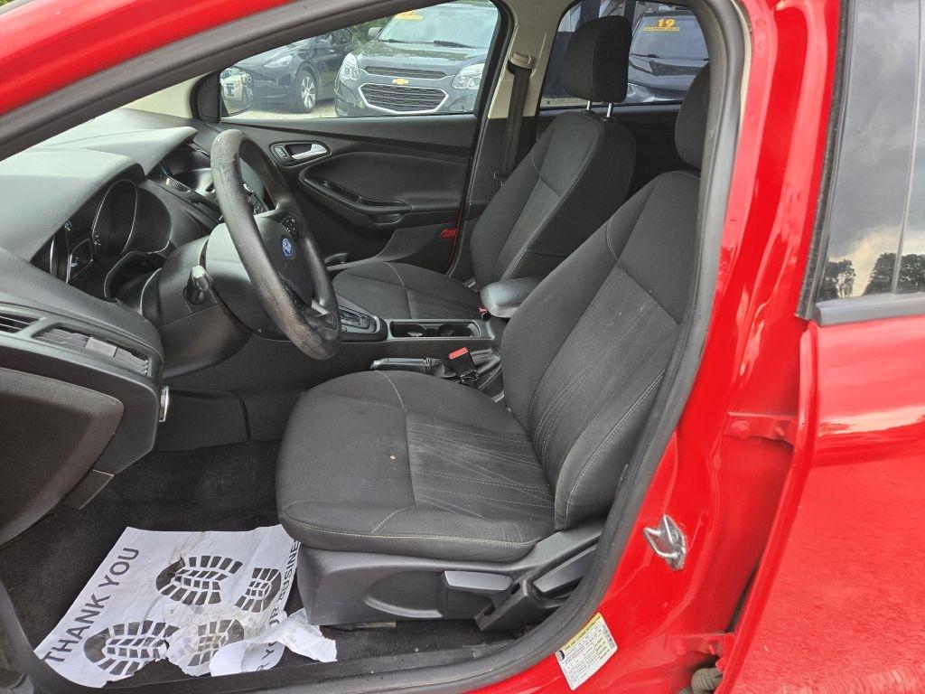 Ford Focus SE Sedan 2016