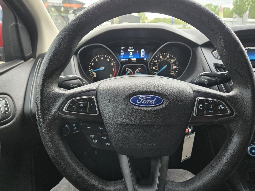 Ford Focus SE Sedan 2016
