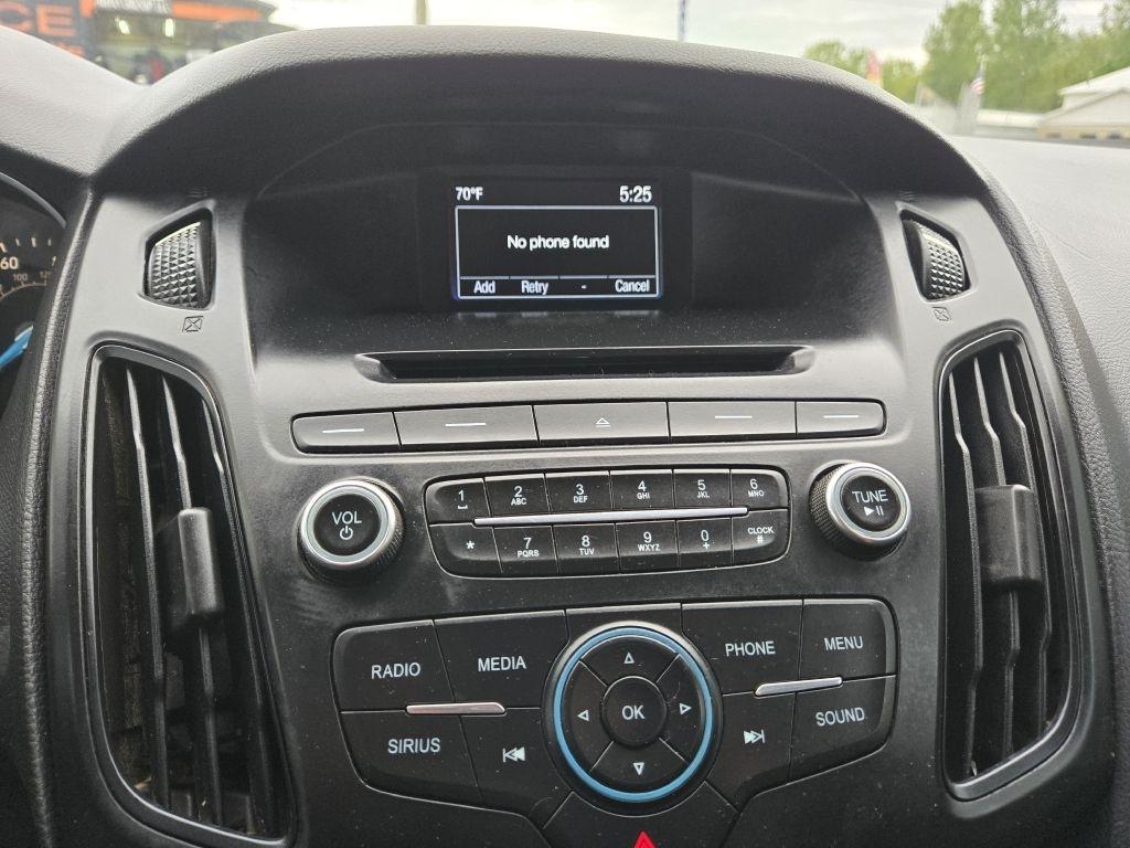 Ford Focus SE Sedan 2016