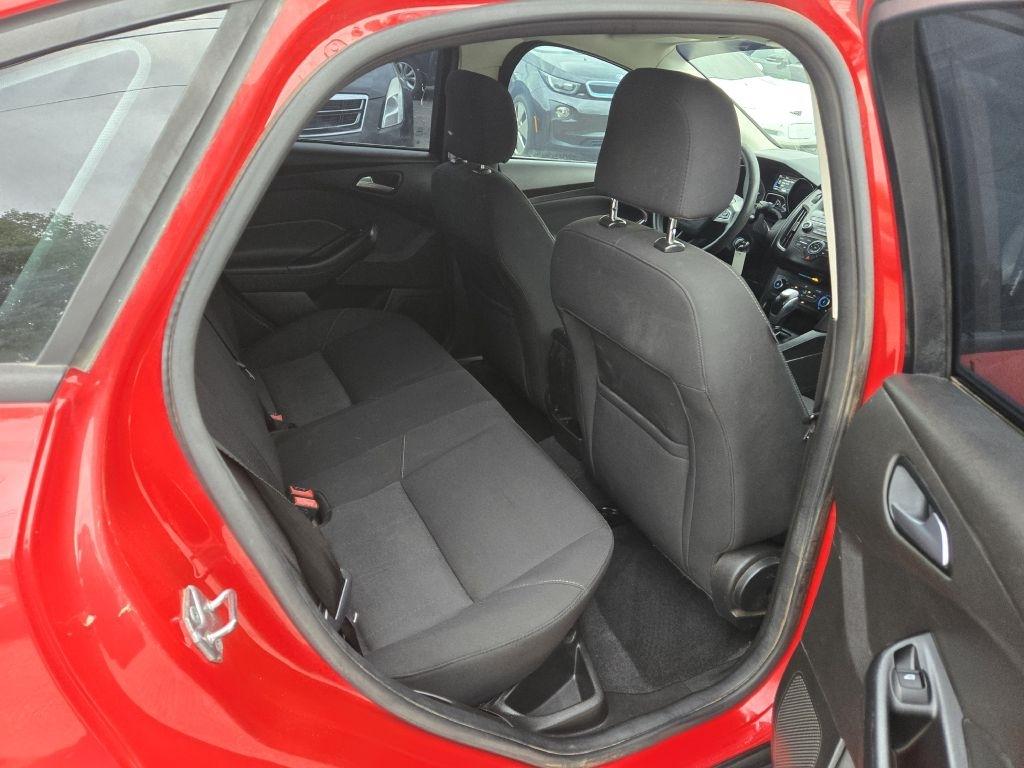 Ford Focus SE Sedan 2016