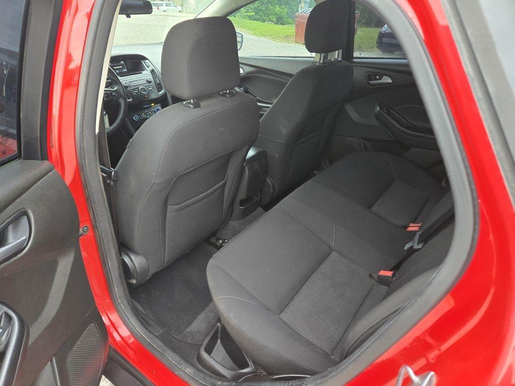 Ford Focus SE Sedan 2016