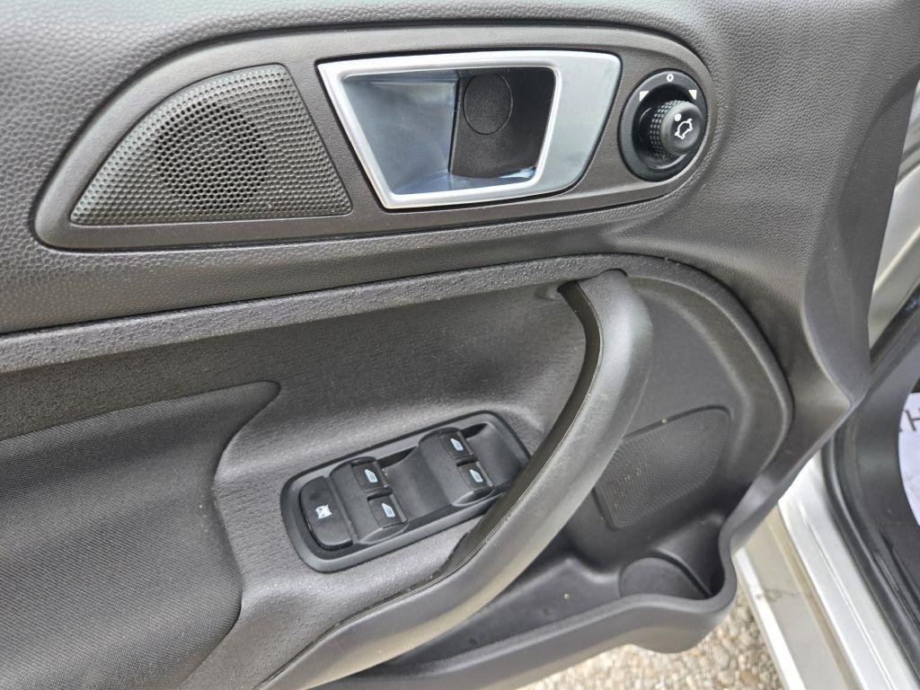 Ford Fiesta SE Sedan 2014