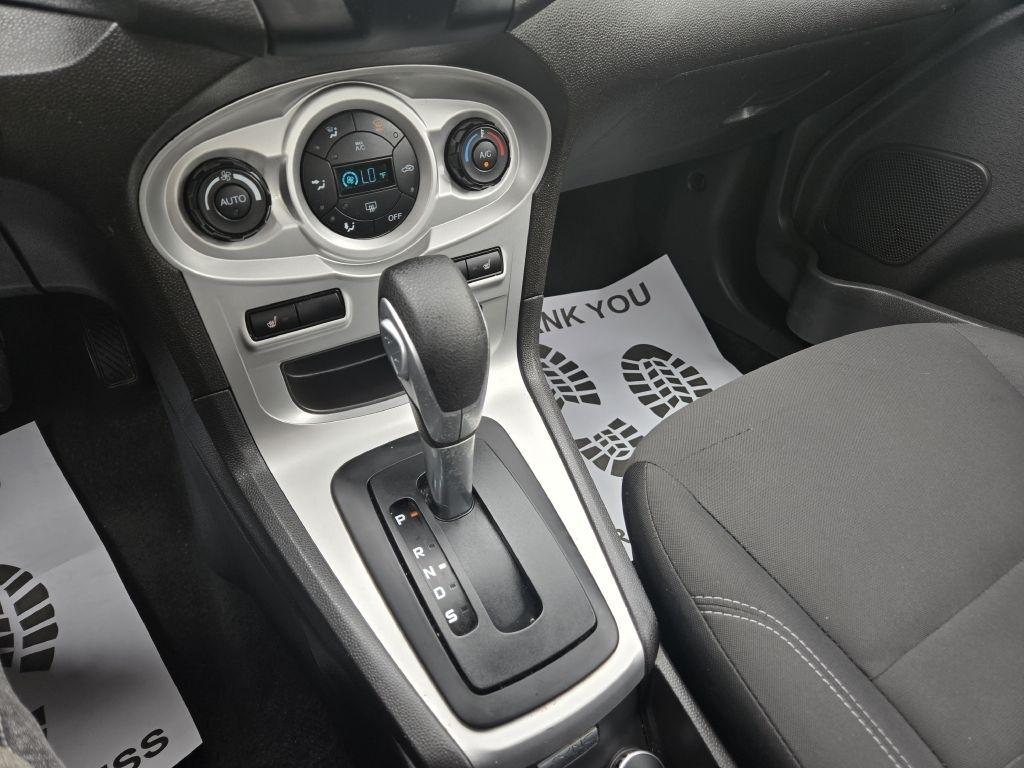 Ford Fiesta SE Sedan 2014