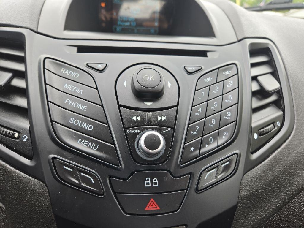 Ford Fiesta SE Sedan 2014