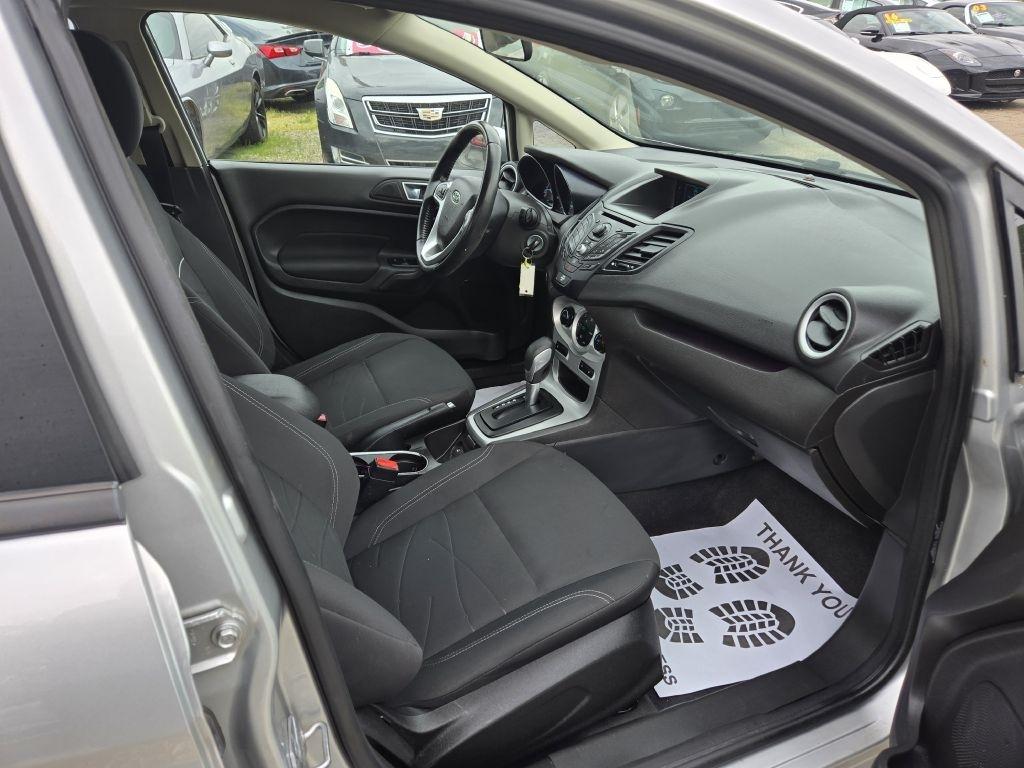 Ford Fiesta SE Sedan 2014
