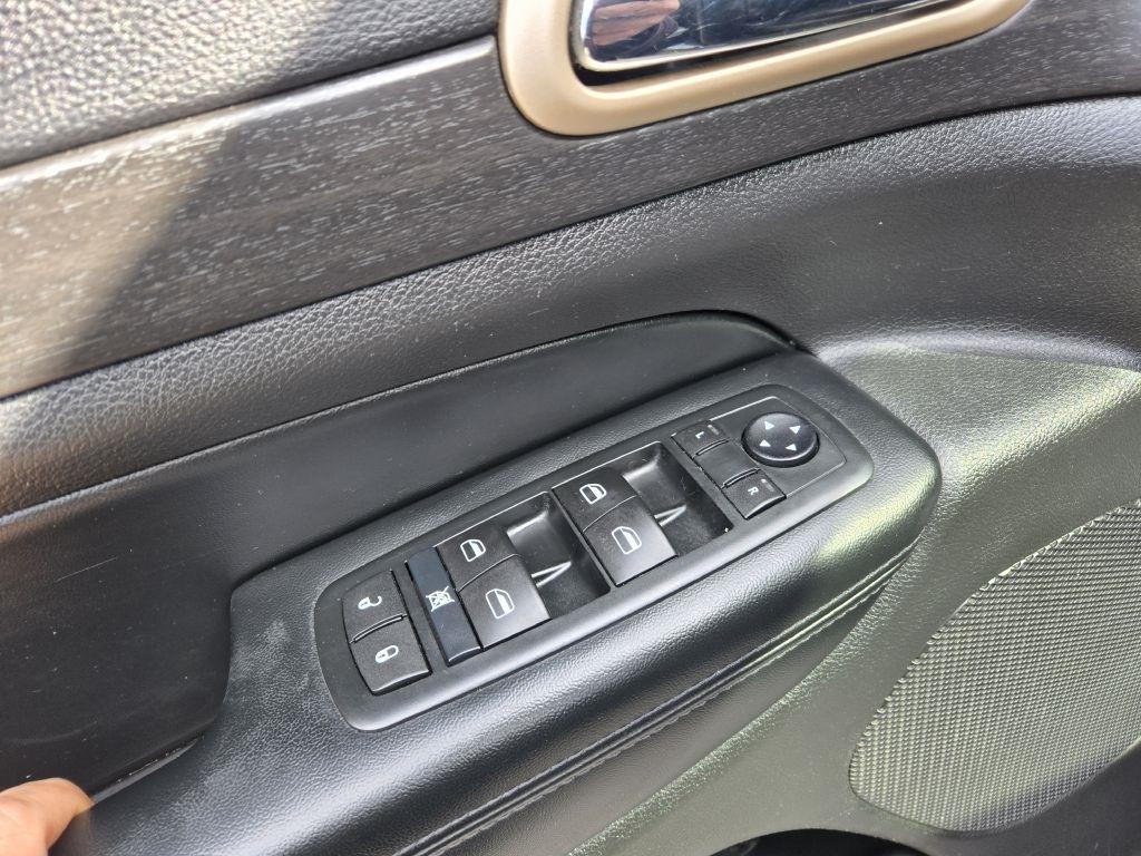Jeep Grand Cherokee Laredo 4WD 2015