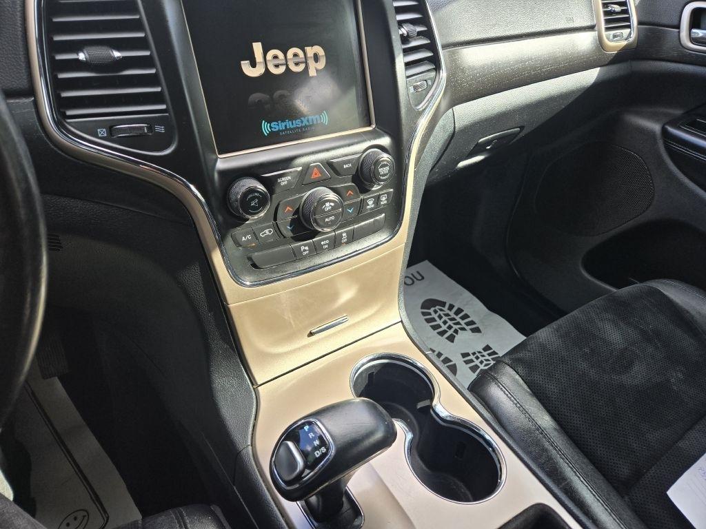 Jeep Grand Cherokee Laredo 4WD 2015