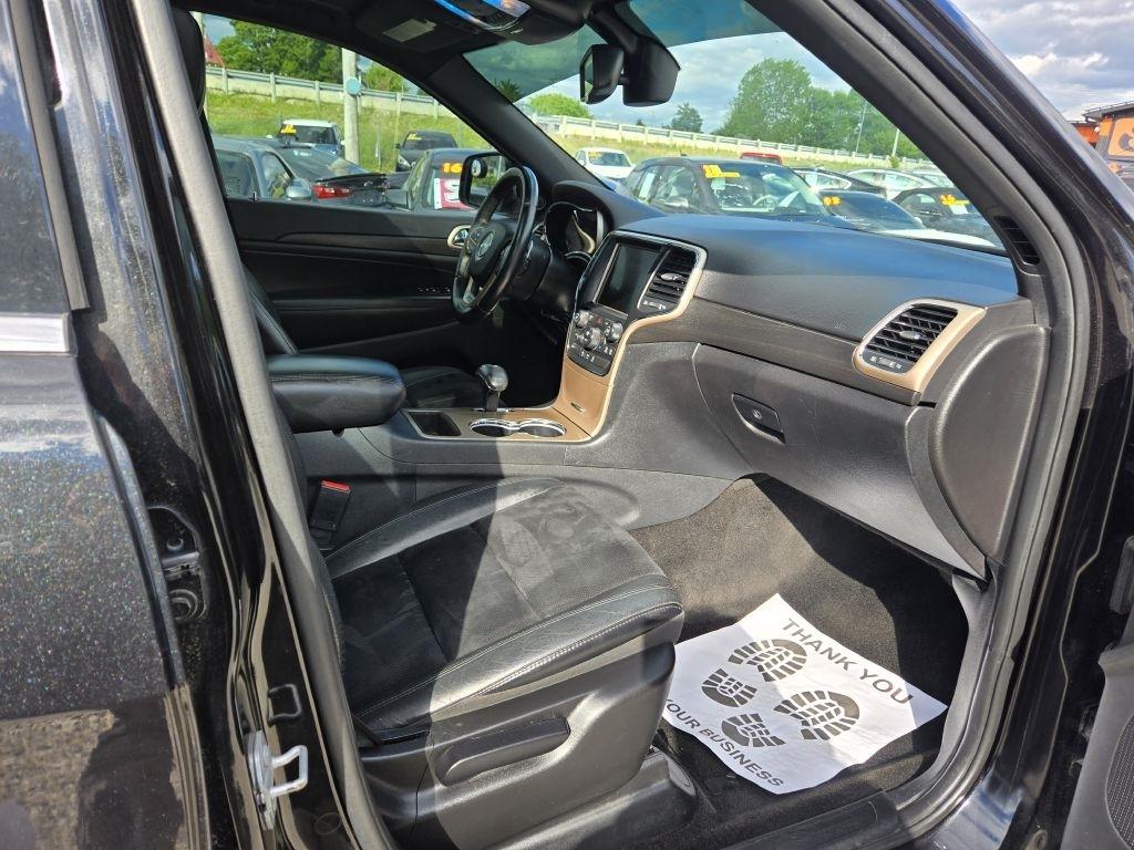 Jeep Grand Cherokee Laredo 4WD 2015