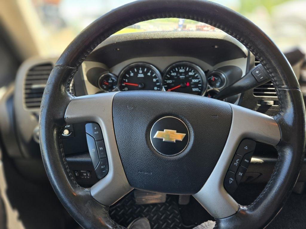 Chevrolet Silverado 1500 LT Crew Cab 4WD 2012