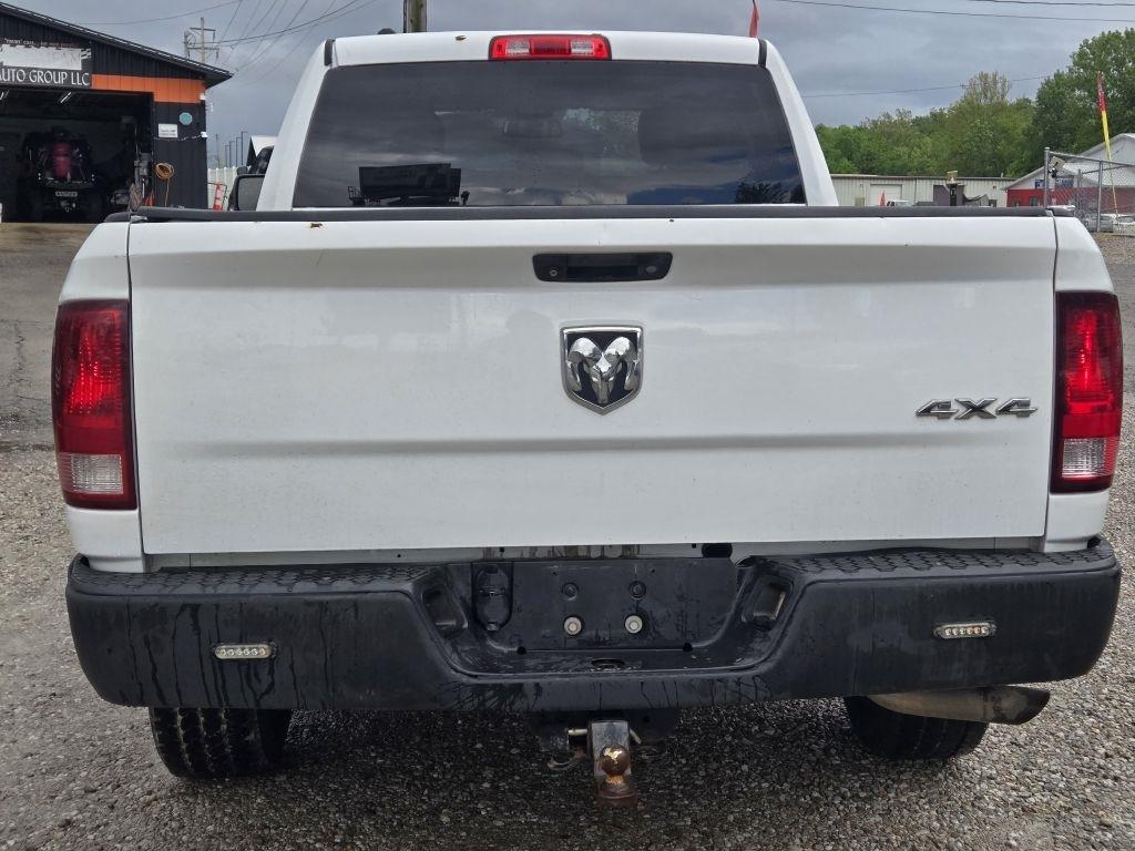 RAM 1500 Tradesman Quad Cab 4WD 2015