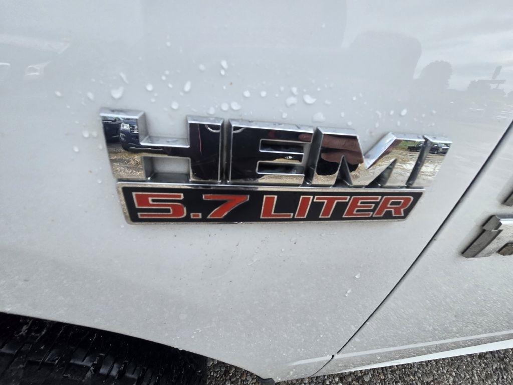 RAM 1500 Tradesman Quad Cab 4WD 2015