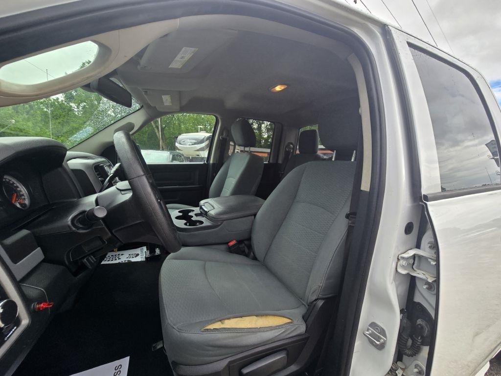 RAM 1500 Tradesman Quad Cab 4WD 2015