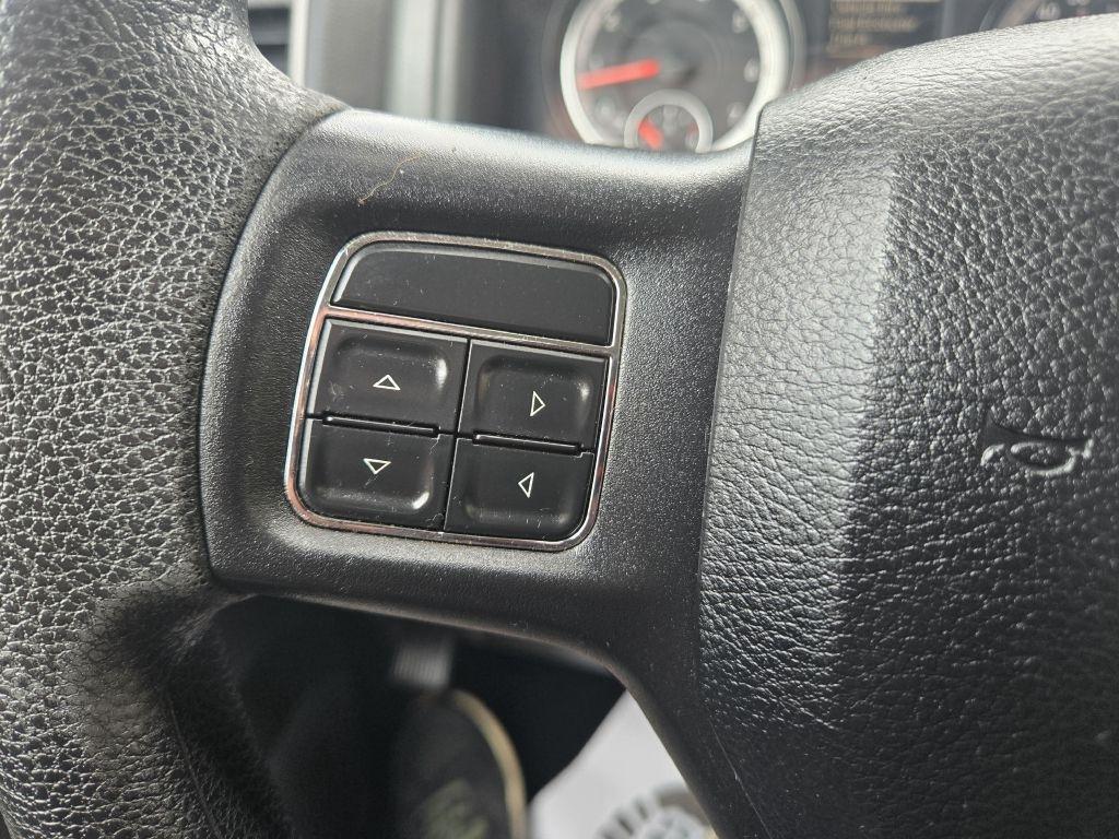 RAM 1500 Tradesman Quad Cab 4WD 2015
