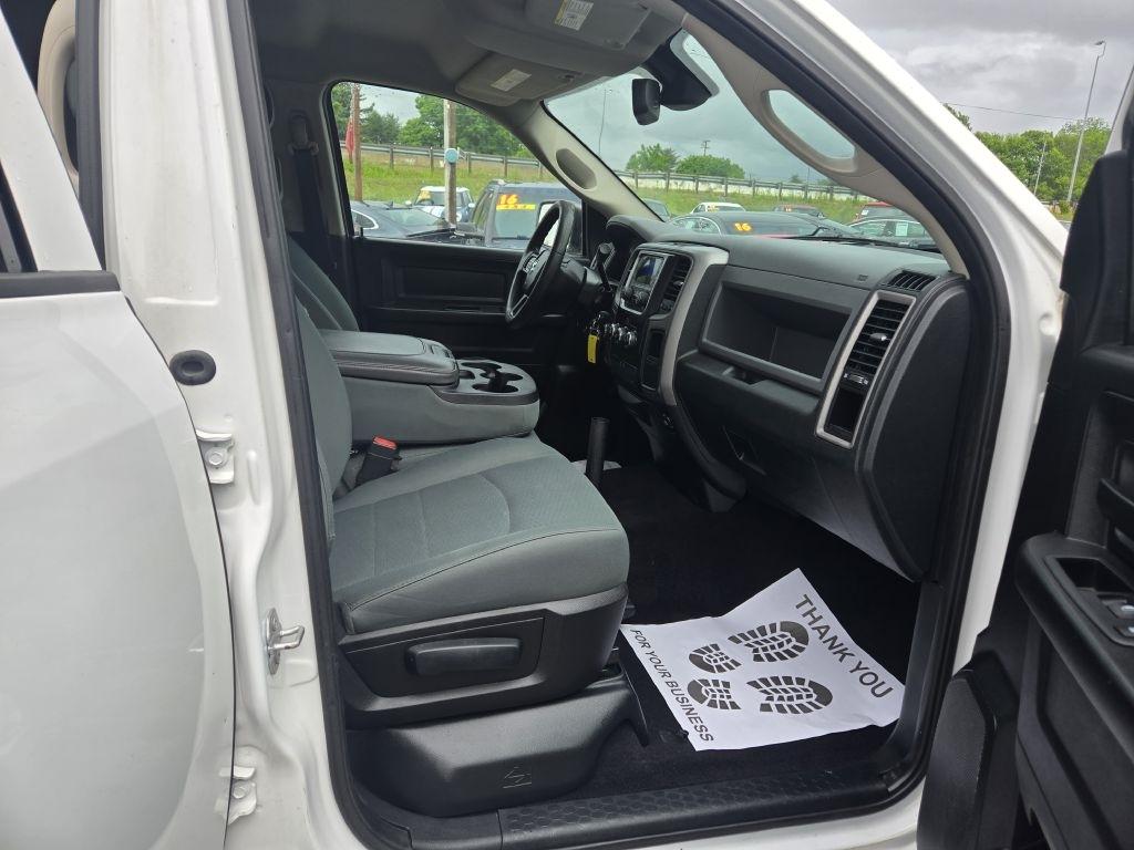 RAM 1500 Tradesman Quad Cab 4WD 2015