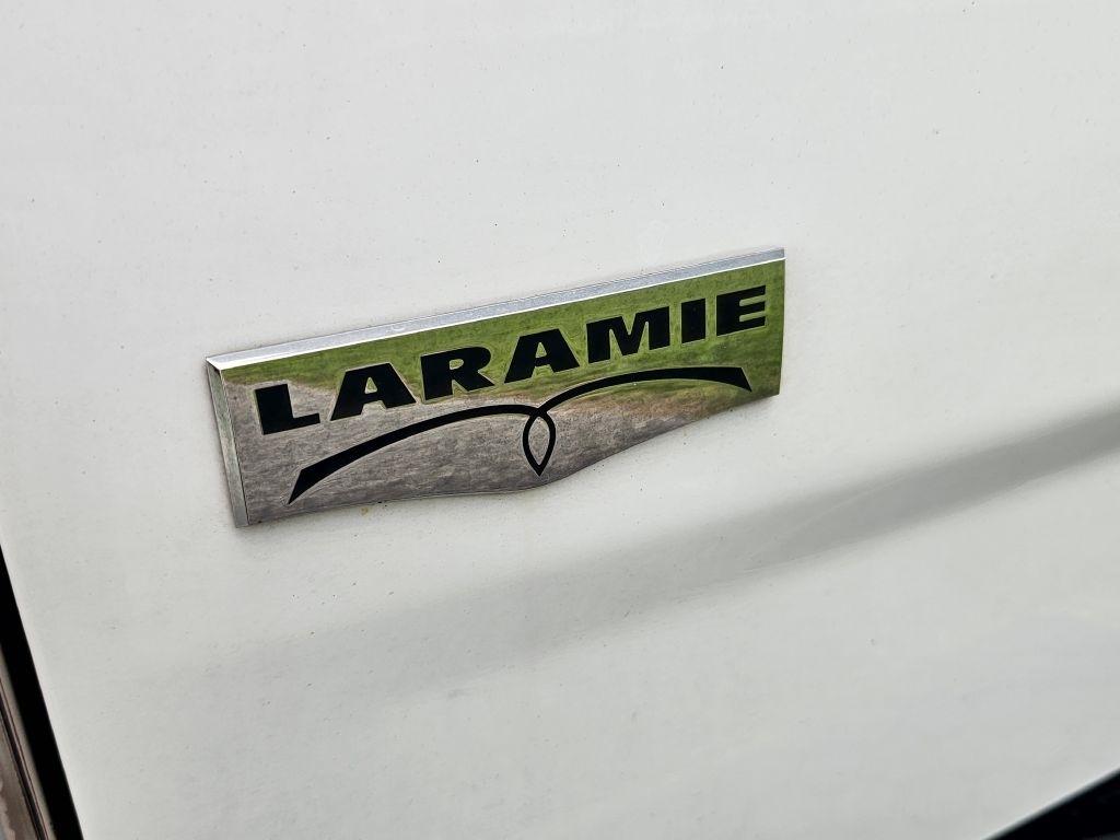 RAM 1500 Laramie Crew Cab SWB 4WD 2016