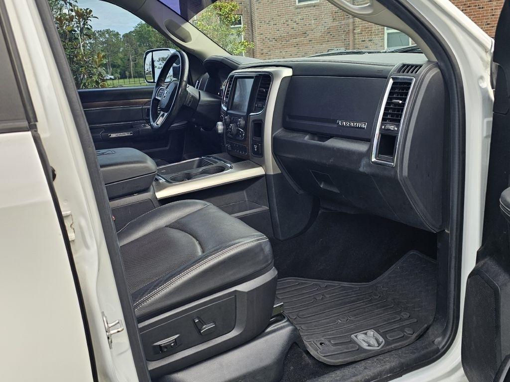 RAM 1500 Laramie Crew Cab SWB 4WD 2016