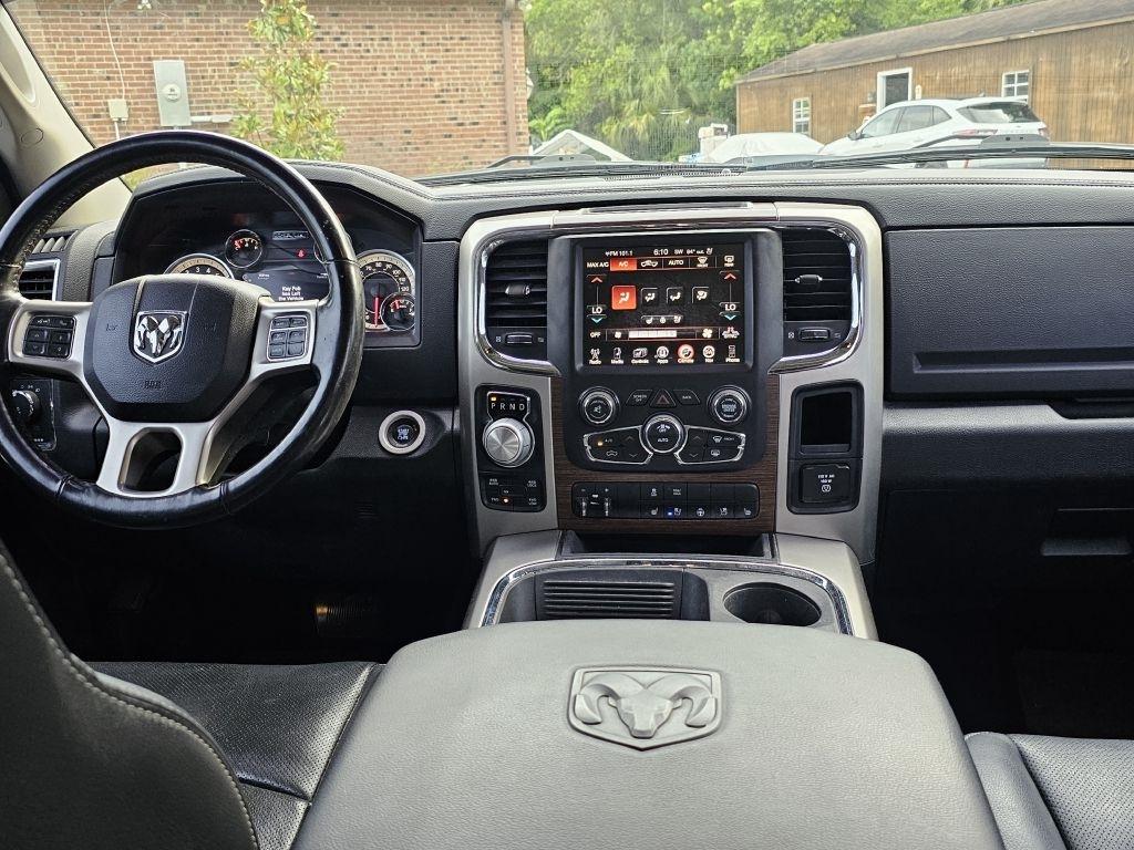 RAM 1500 Laramie Crew Cab SWB 4WD 2016