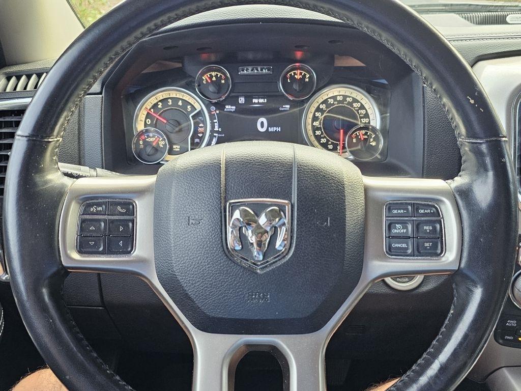 RAM 1500 Laramie Crew Cab SWB 4WD 2016