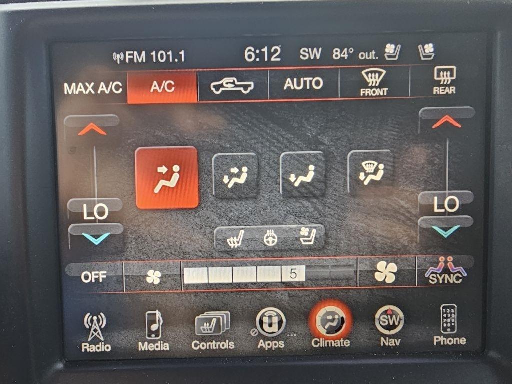 RAM 1500 Laramie Crew Cab SWB 4WD 2016