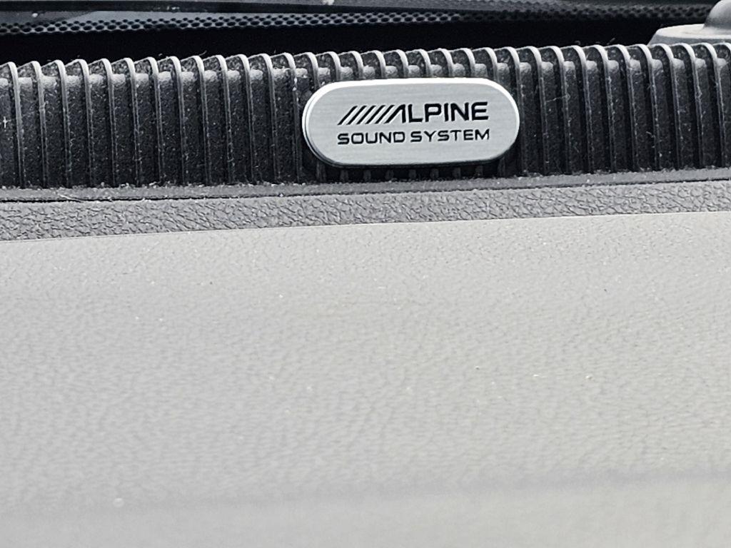 RAM 1500 Laramie Crew Cab SWB 4WD 2016