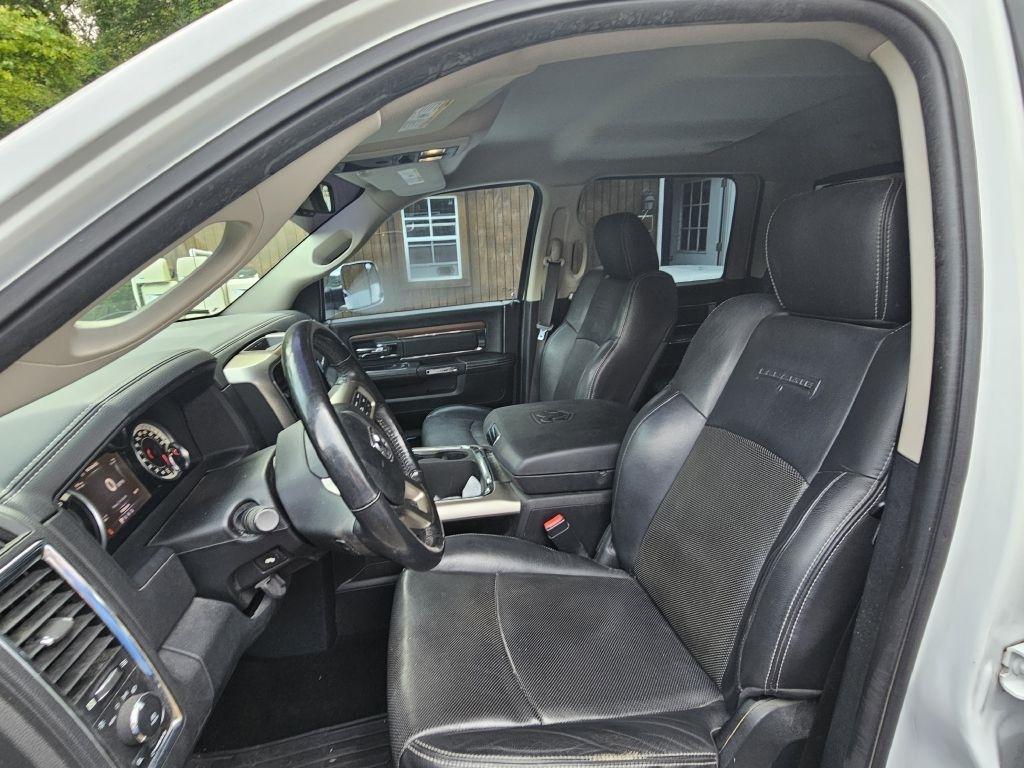 RAM 1500 Laramie Crew Cab SWB 4WD 2016