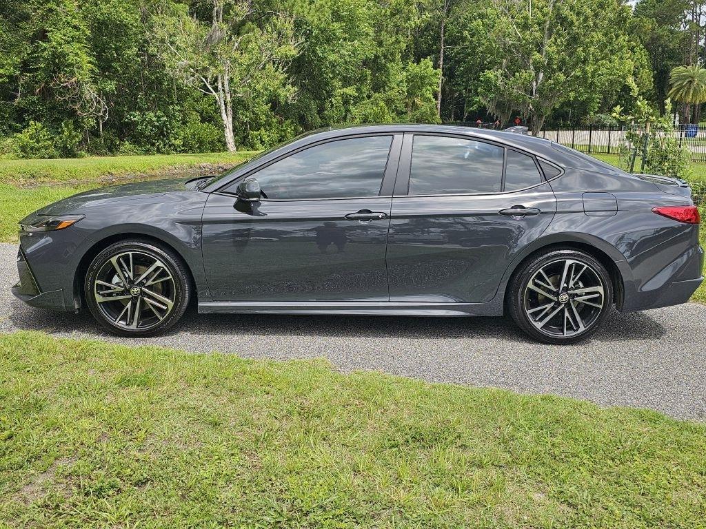 Toyota Camry Hybrid XSE 2026