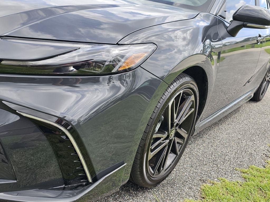 Toyota Camry Hybrid XSE 2026
