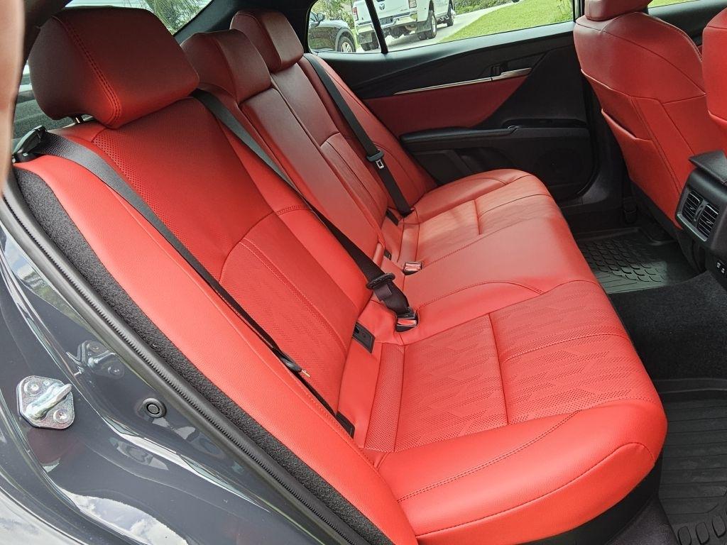 Toyota Camry Hybrid XSE 2026