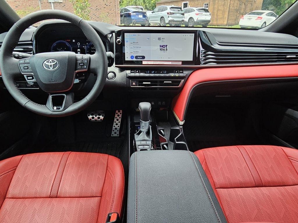 Toyota Camry Hybrid XSE 2026