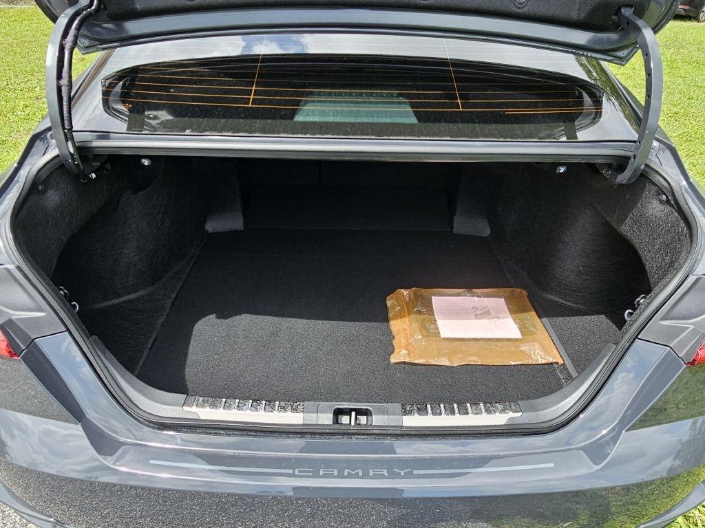 Toyota Camry Hybrid XSE 2026