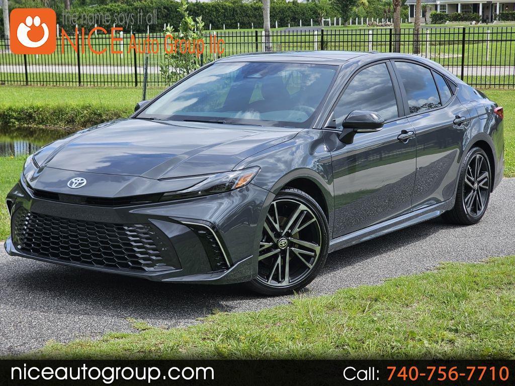 Toyota Camry Hybrid XSE 2026