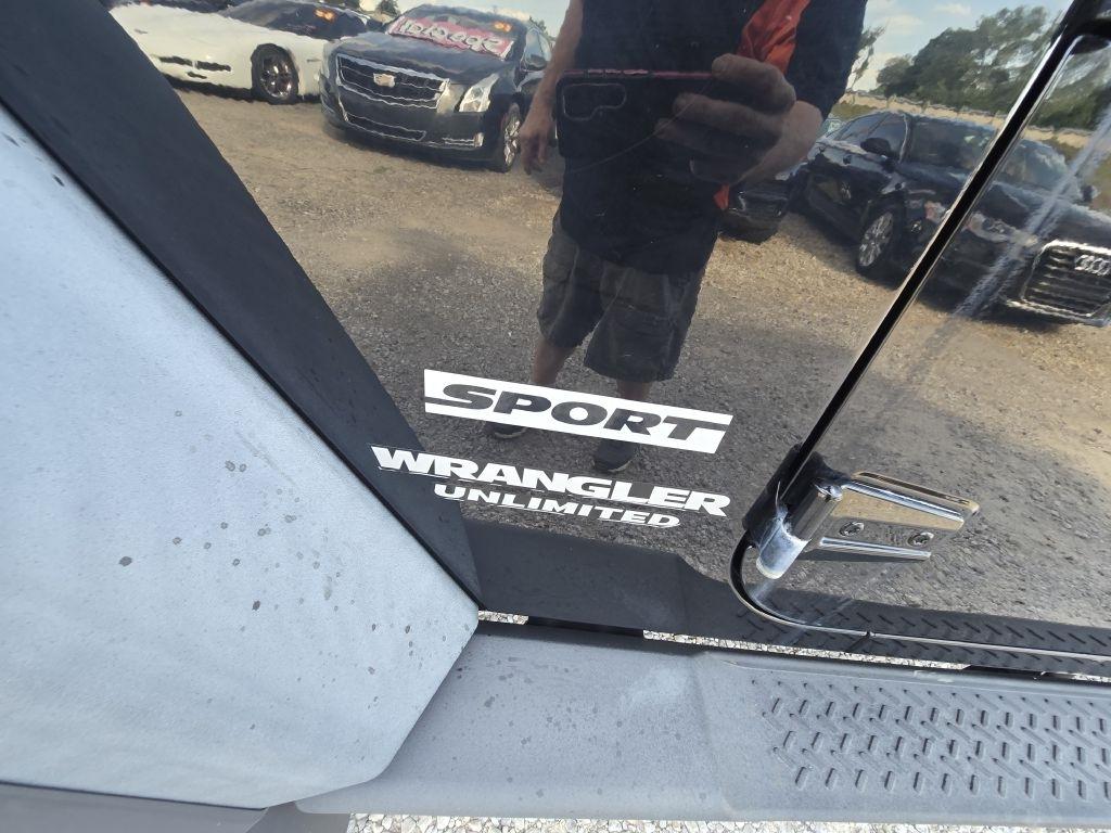 Jeep Wrangler Unlimited Sport 4WD 2012