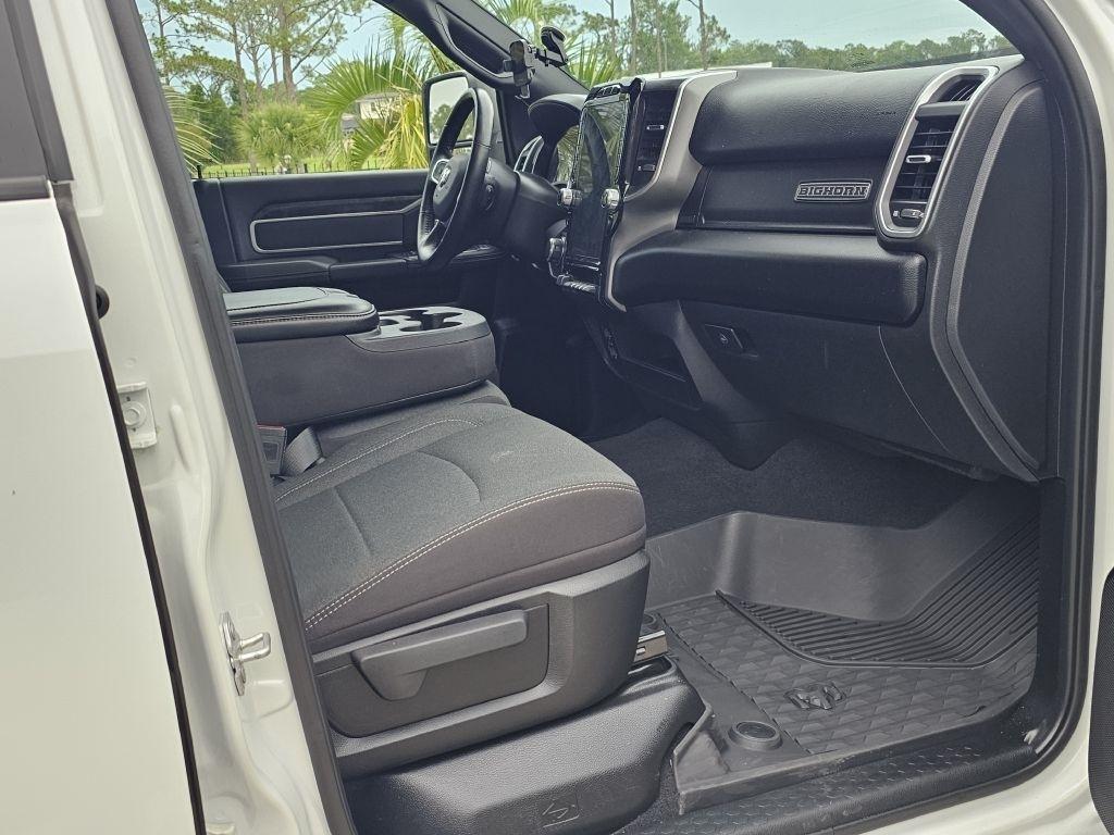 RAM 2500 Big Horn Crew Cab 4WD SWB 2024