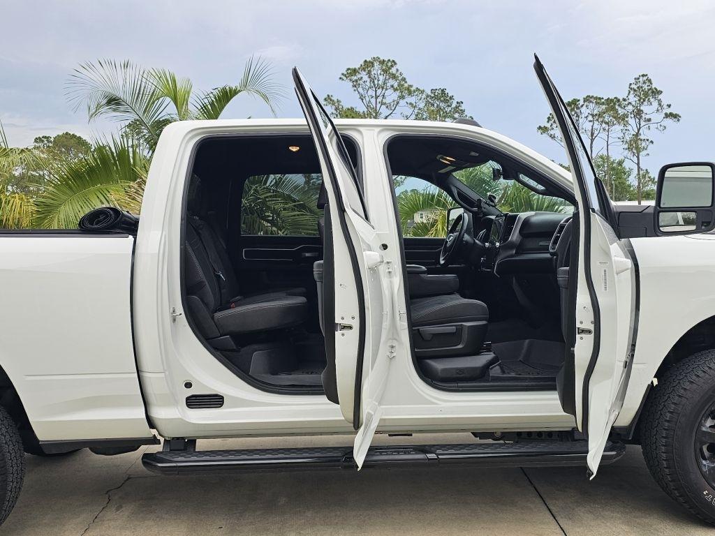 RAM 2500 Big Horn Crew Cab 4WD SWB 2024