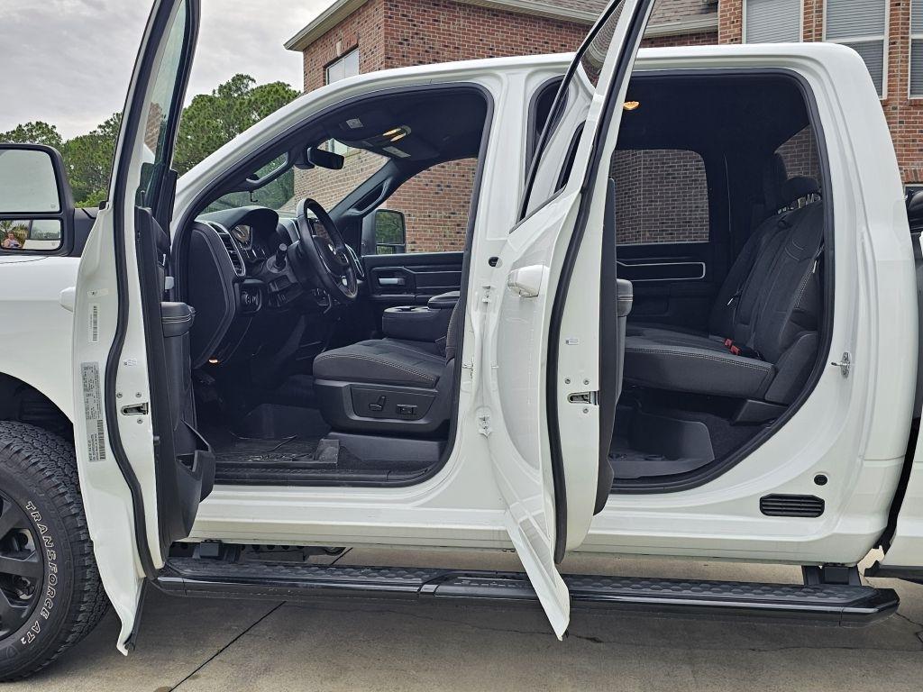 RAM 2500 Big Horn Crew Cab 4WD SWB 2024
