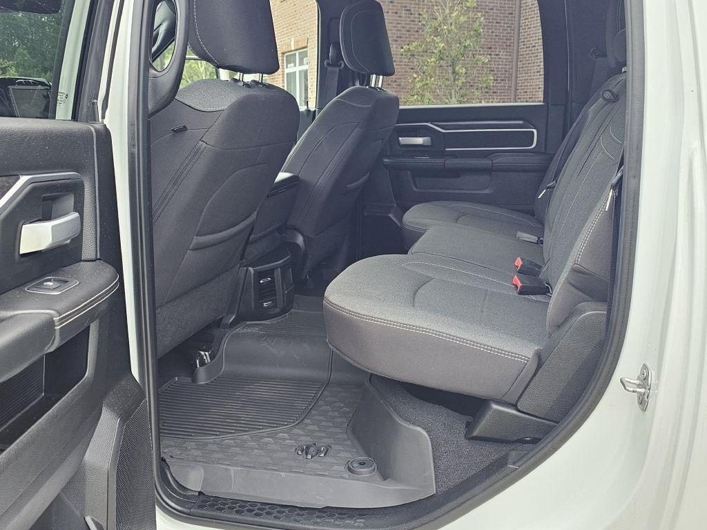 RAM 2500 Big Horn Crew Cab 4WD SWB 2024