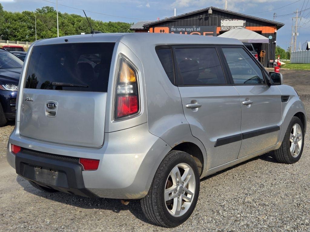Kia Soul + 2011