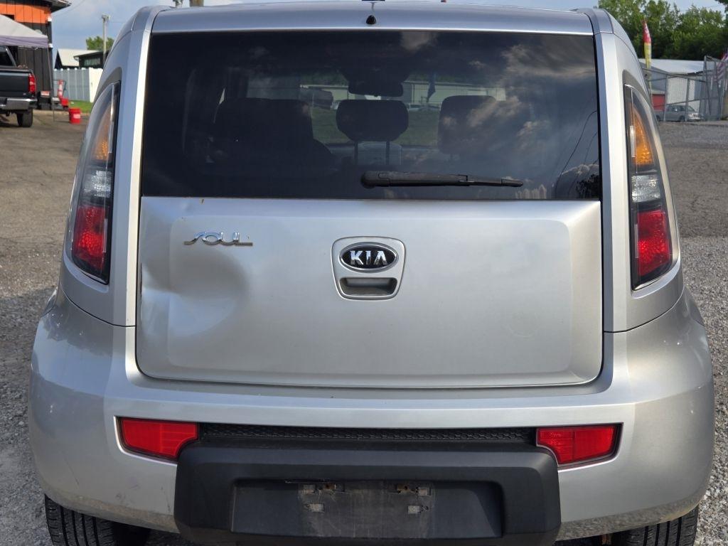 Kia Soul + 2011