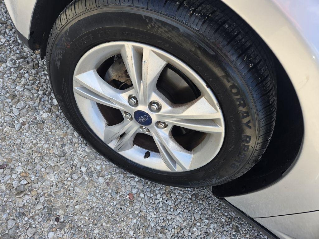Ford Focus SE Sedan 2014