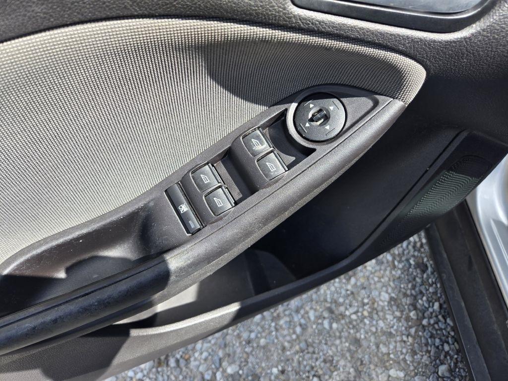 Ford Focus SE Sedan 2014