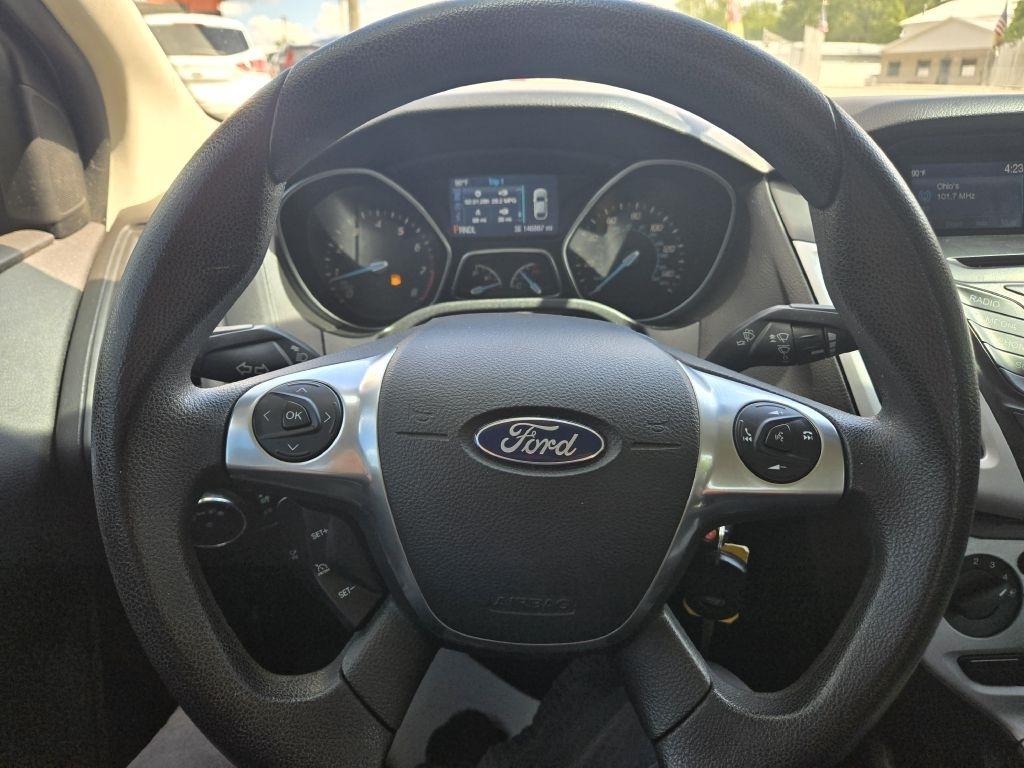 Ford Focus SE Sedan 2014
