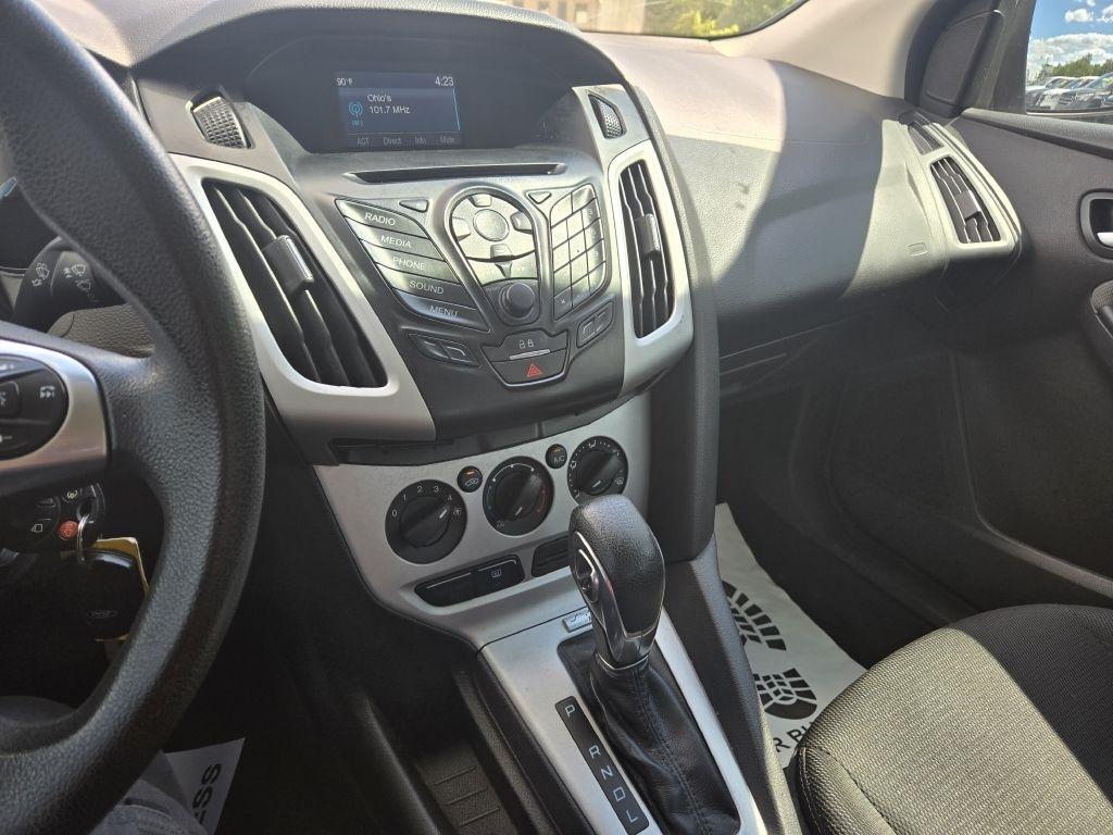 Ford Focus SE Sedan 2014