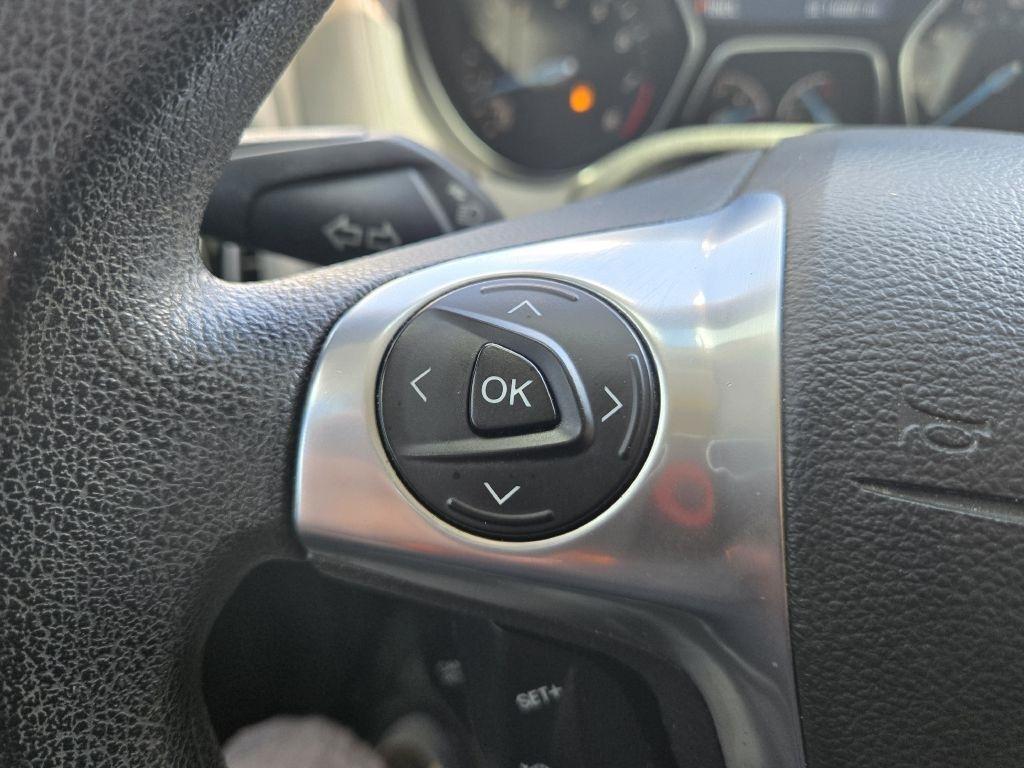 Ford Focus SE Sedan 2014