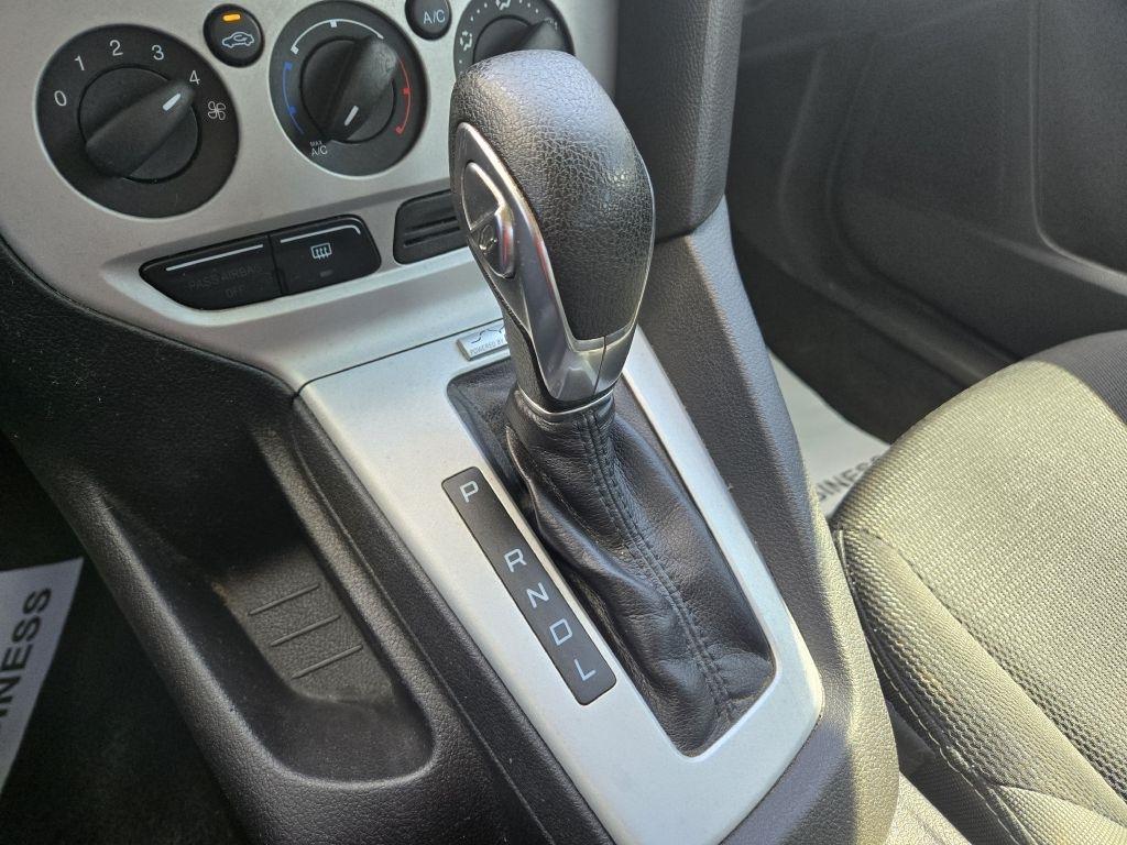 Ford Focus SE Sedan 2014